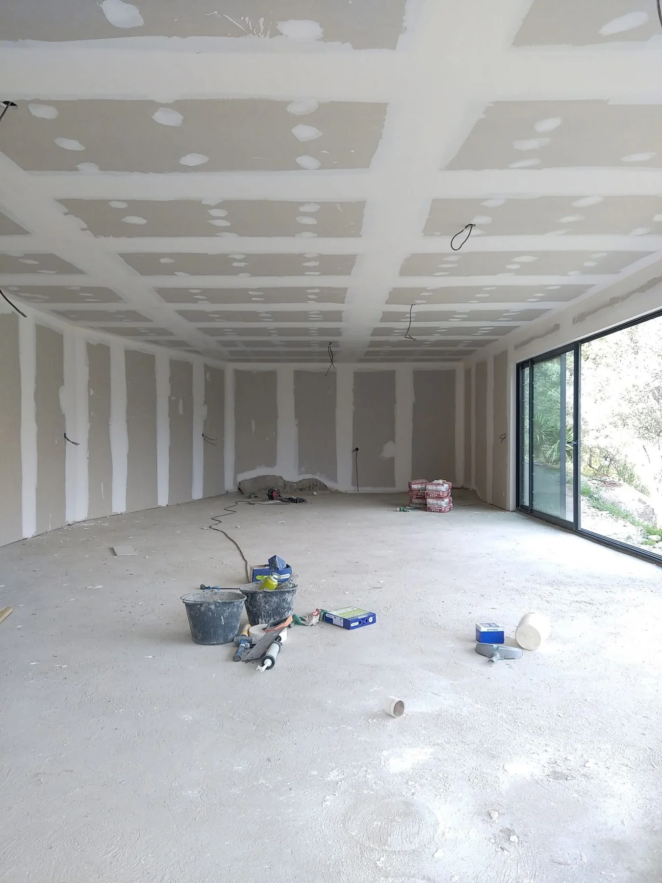 Pièce en cours de réalisation en plaques de plâtre